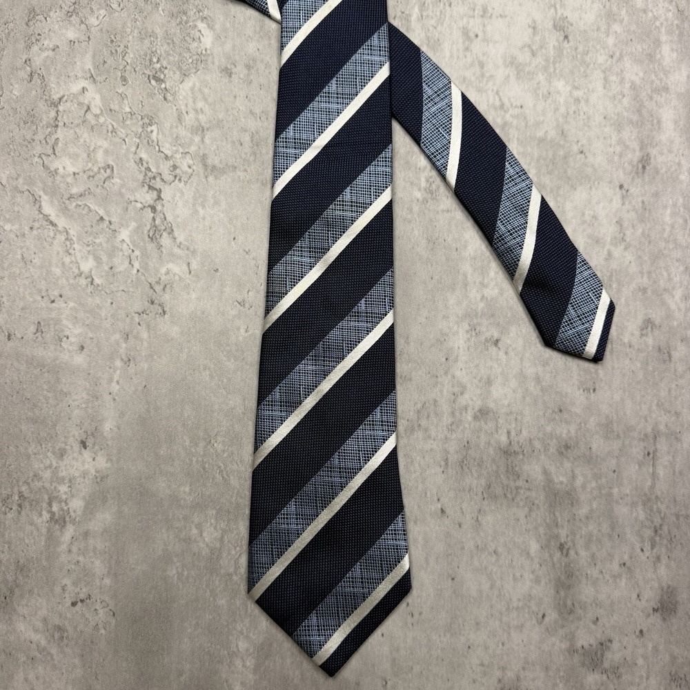 Ermenegildo Zegna Tie 100% Silk Blue Navy White Stripe Italy 59 Inches